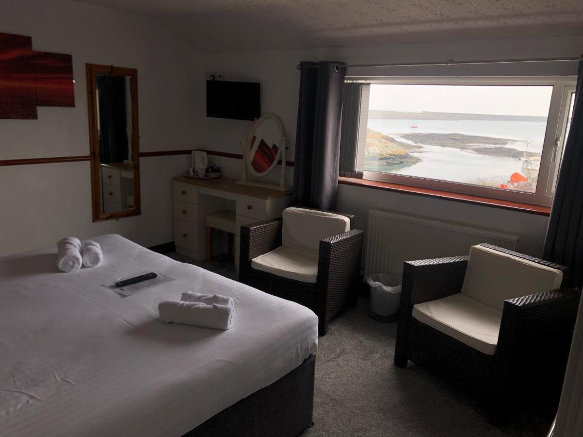 Boathouse Hotel Holyhead Ngoại thất bức ảnh