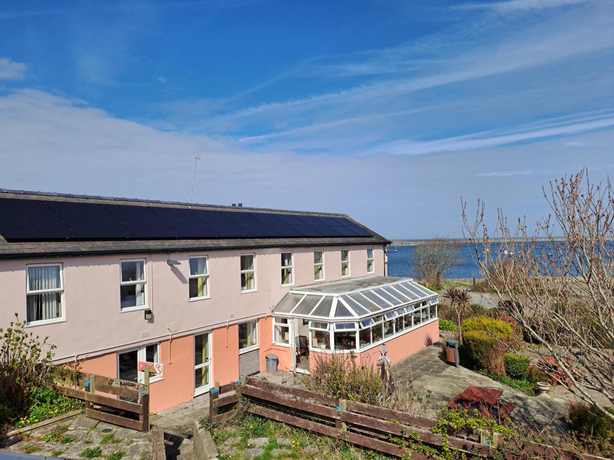 Boathouse Hotel Holyhead Ngoại thất bức ảnh