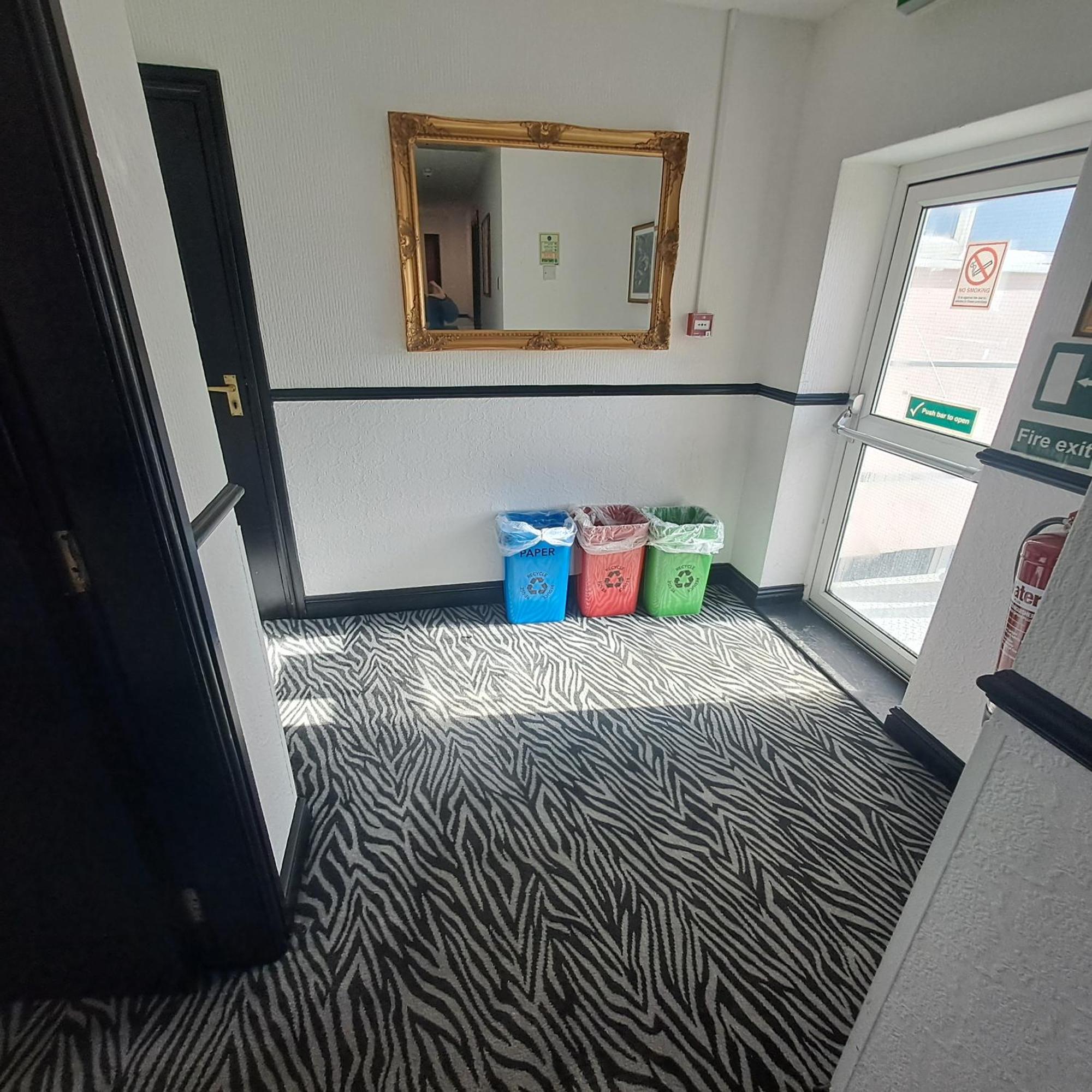 Boathouse Hotel Holyhead Ngoại thất bức ảnh
