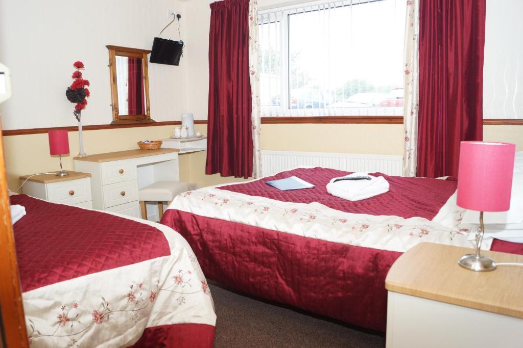 Boathouse Hotel Holyhead Phòng bức ảnh