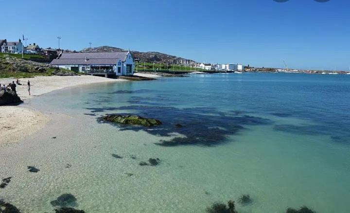 Boathouse Hotel Holyhead Ngoại thất bức ảnh